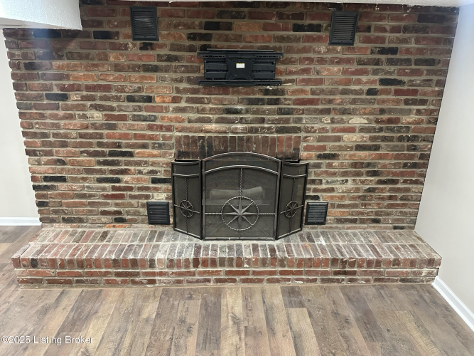 Listing Image 20
