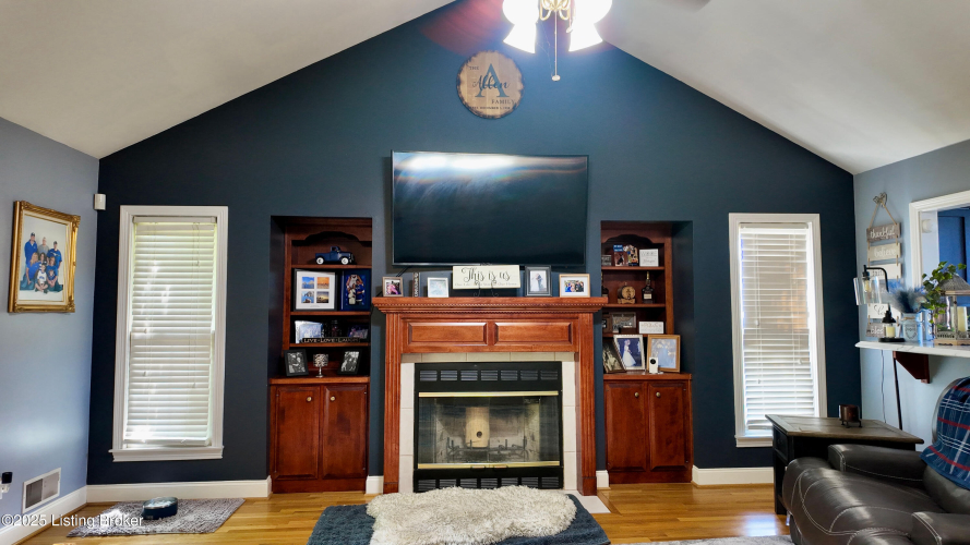 Listing Image 18