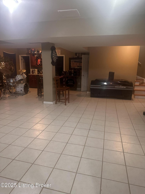 Listing Image 50