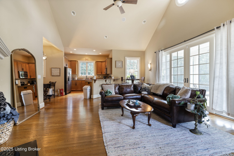 Listing Image 83