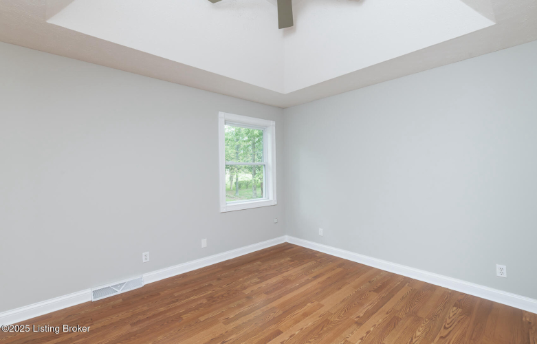 Listing Image 52