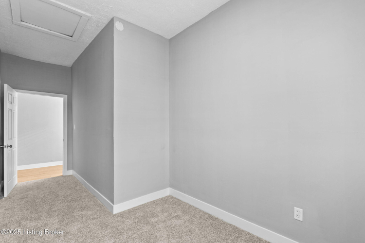 Listing Image 30