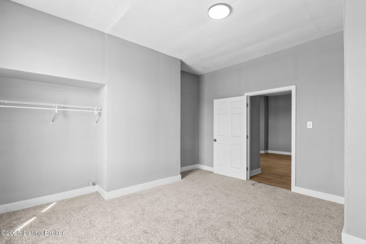 Listing Image 37