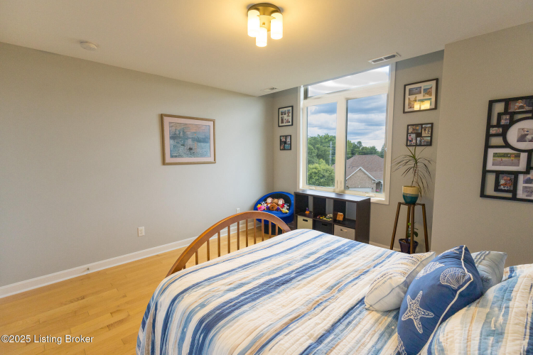 Listing Image 59