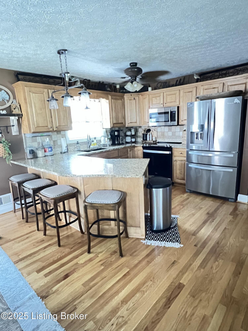 Listing Image 6