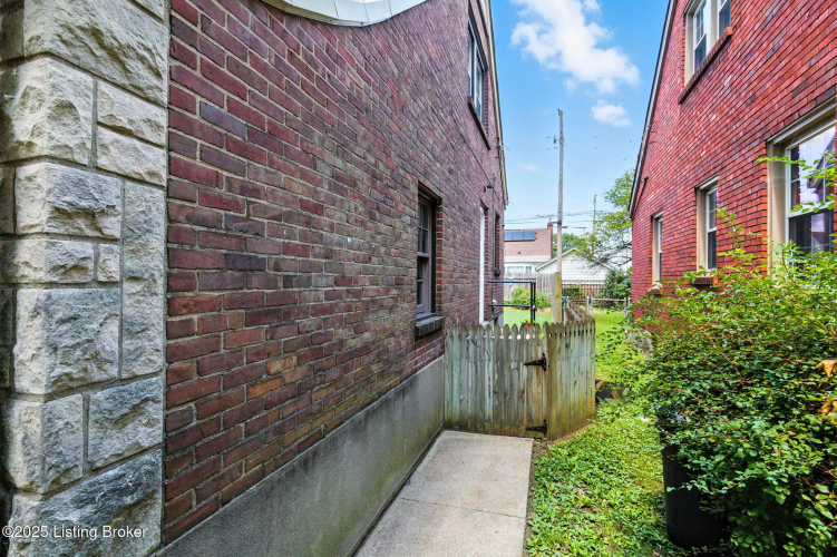 Listing Image 51