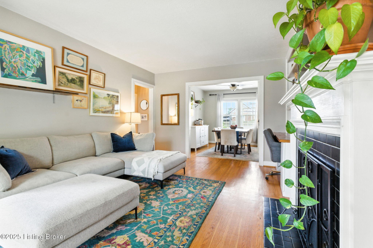 Listing Image 7