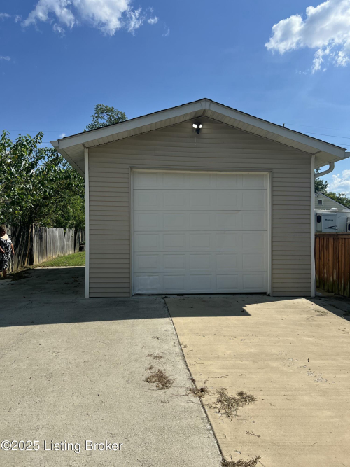 Listing Image 26