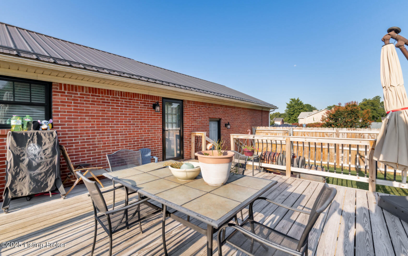 Listing Image 17