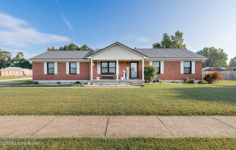 Listing Image 4