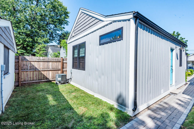 Listing Image 21