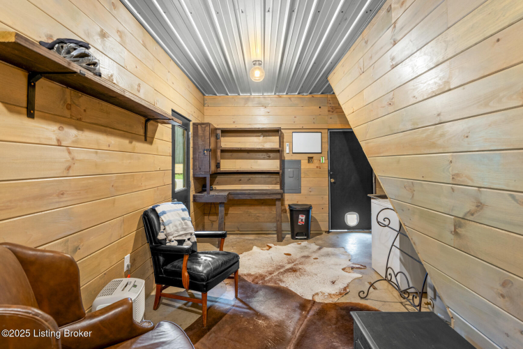 Listing Image 38