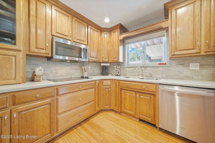 Listing Image 19