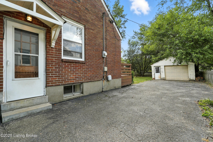 Listing Image 43