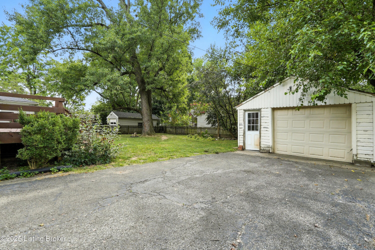 Listing Image 44