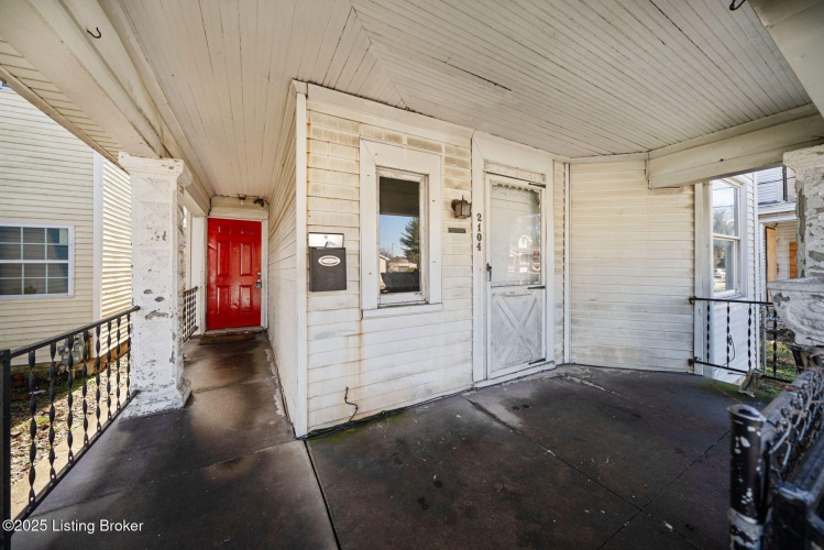 Listing Image 4