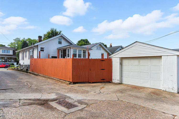 Listing Image 44