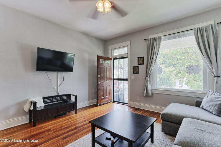 Listing Image 5