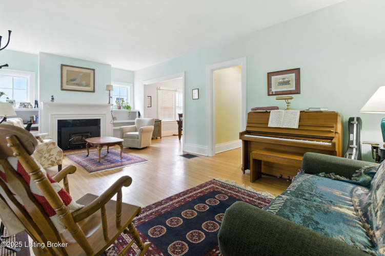 Listing Image 15