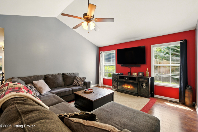 Listing Image 5