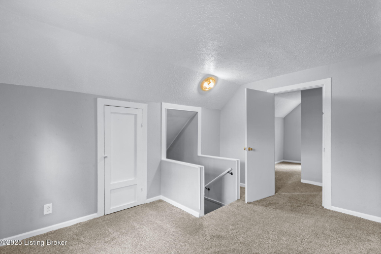 Listing Image 28