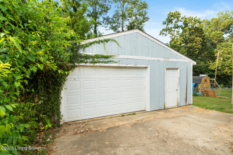 Listing Image 16