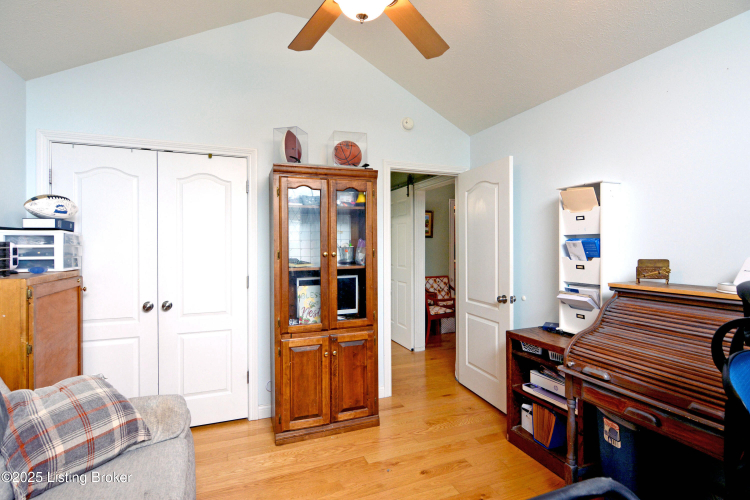 Listing Image 23