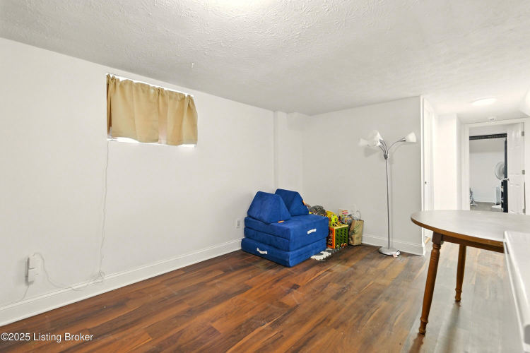 Listing Image 28