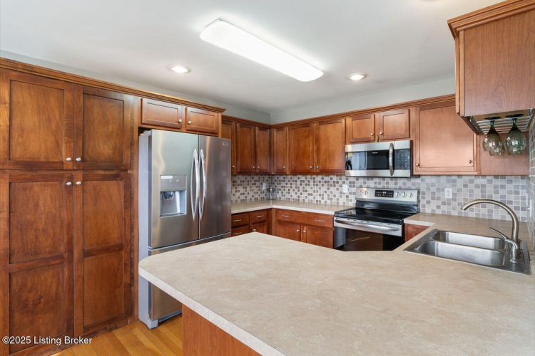 Listing Image 20