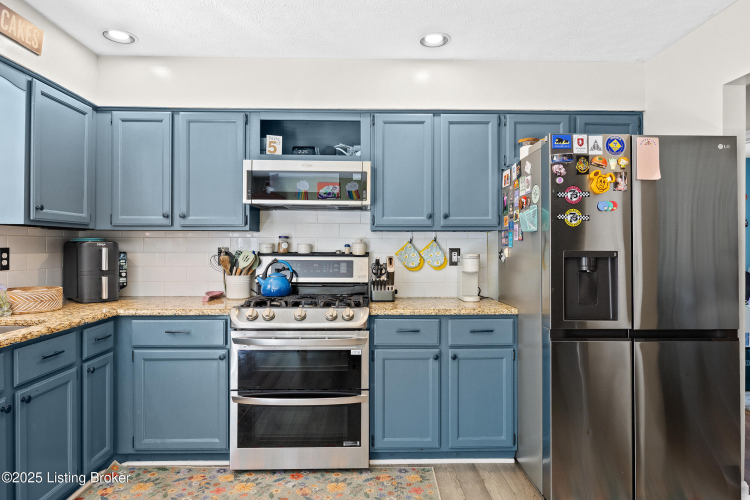Listing Image 14