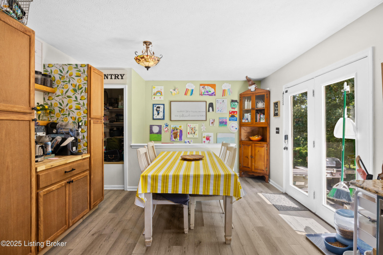 Listing Image 16