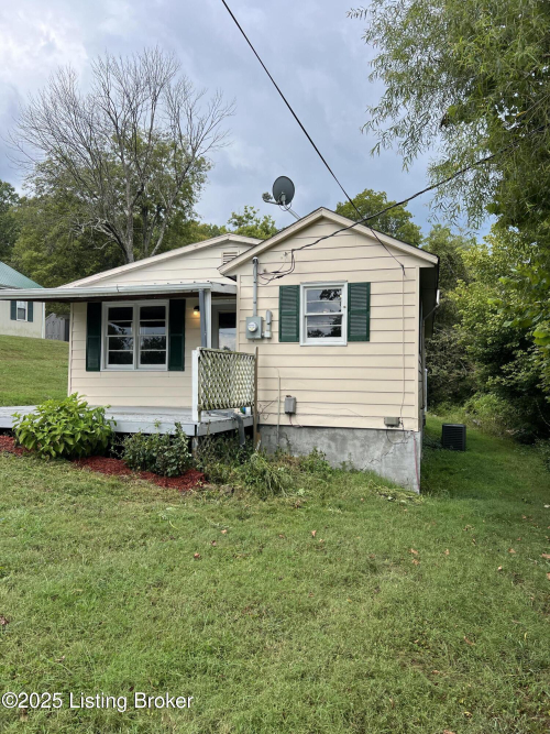 Listing Image 4