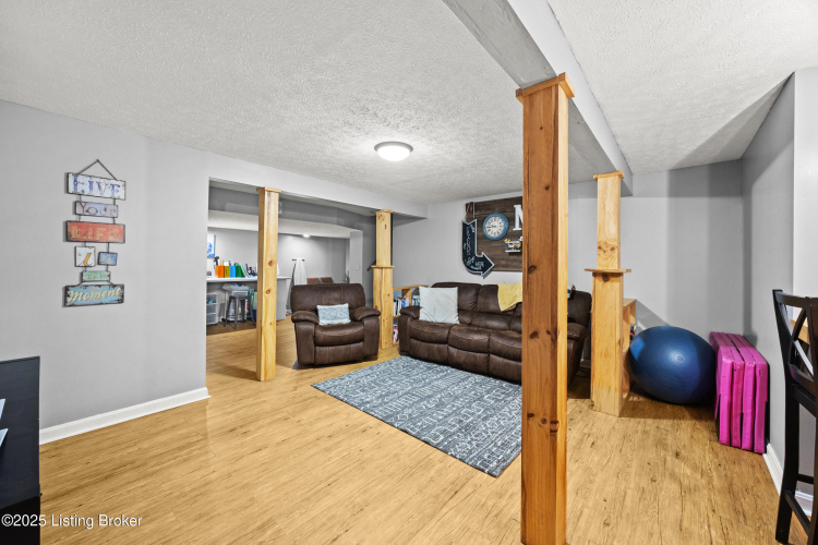 Listing Image 34