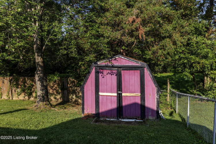 Listing Image 4