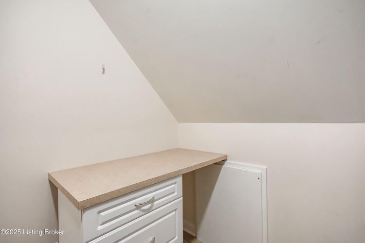Listing Image 73