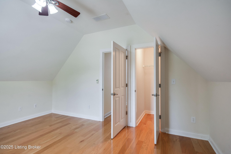 Listing Image 76