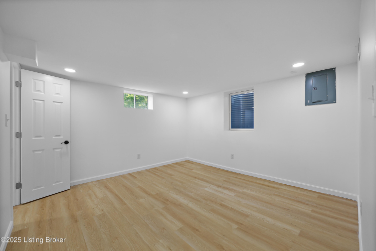 Listing Image 25