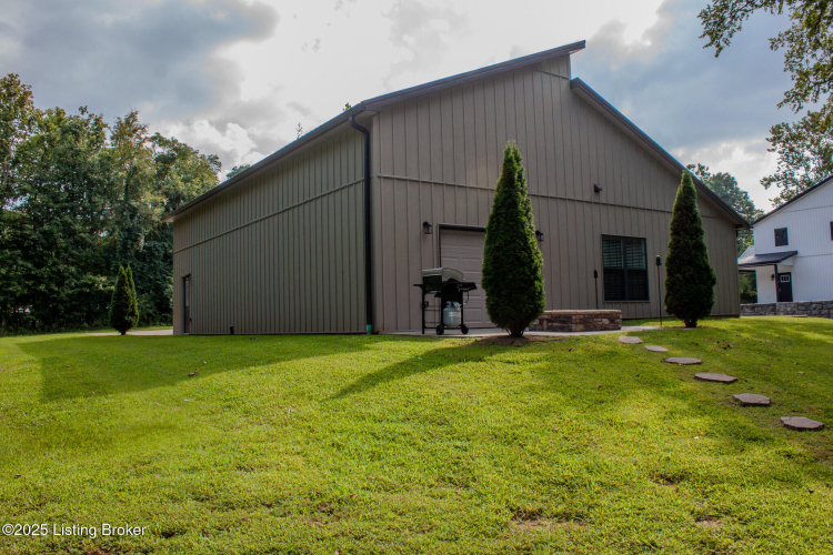 Listing Image 32