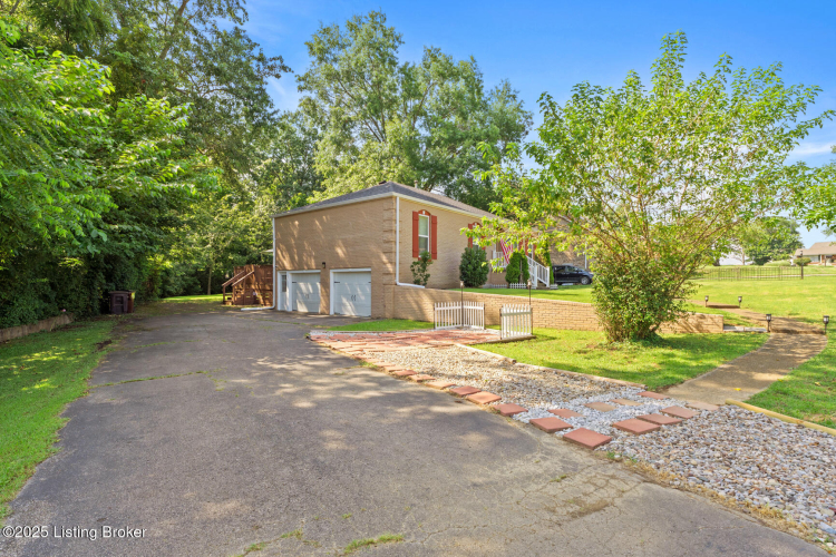 Listing Image 32