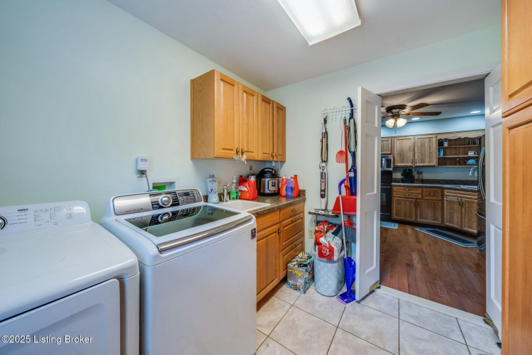 Listing Image 16