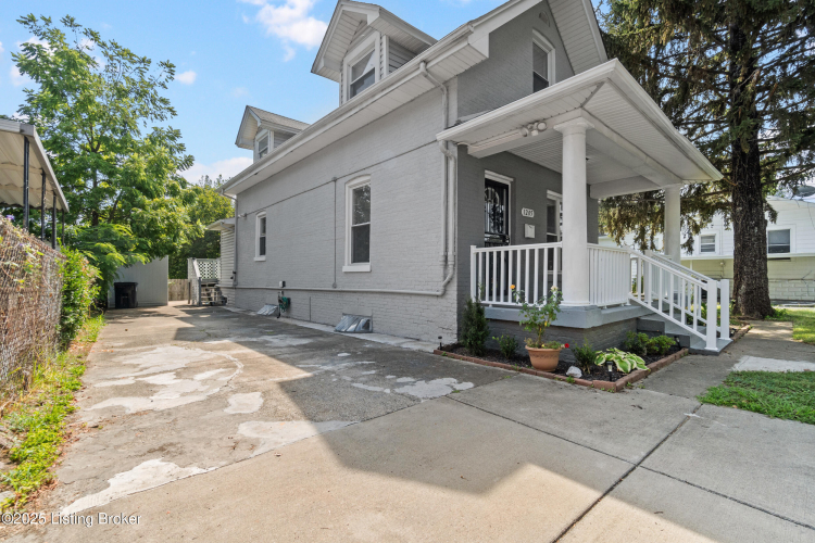 Listing Image 6
