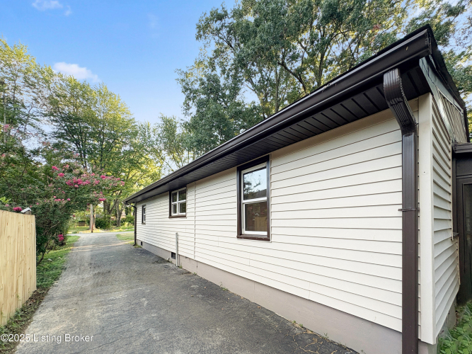 Listing Image 42