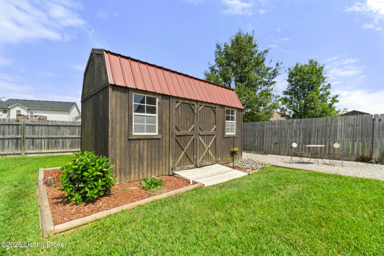Listing Image 4