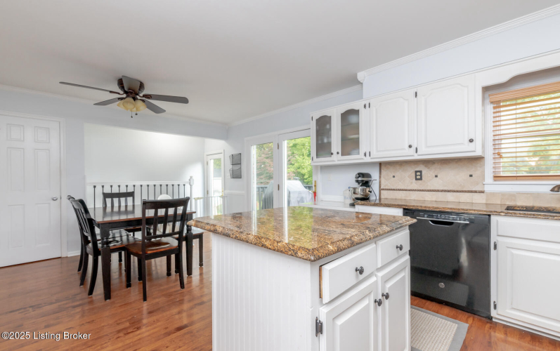 Listing Image 15