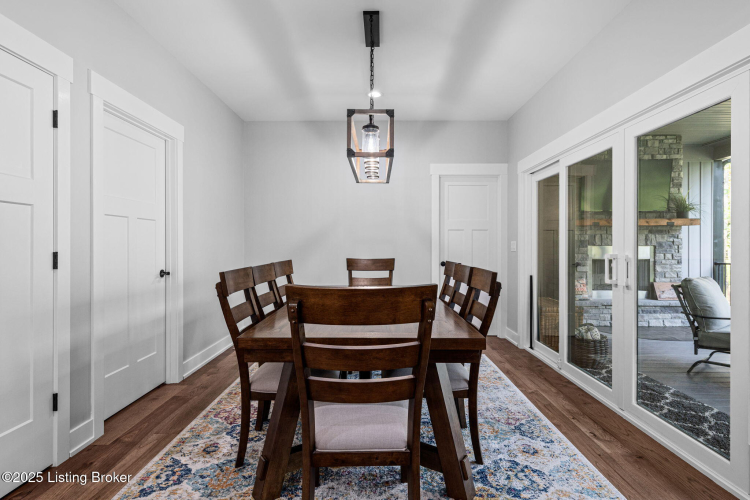 Listing Image 16