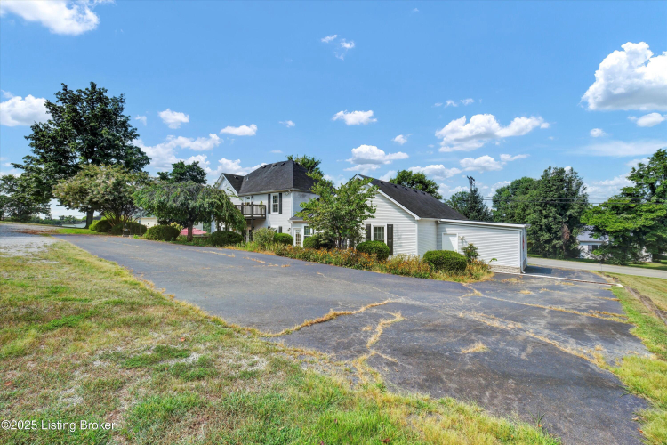 Listing Image 79