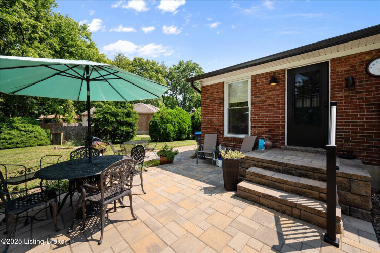 Listing Image 10