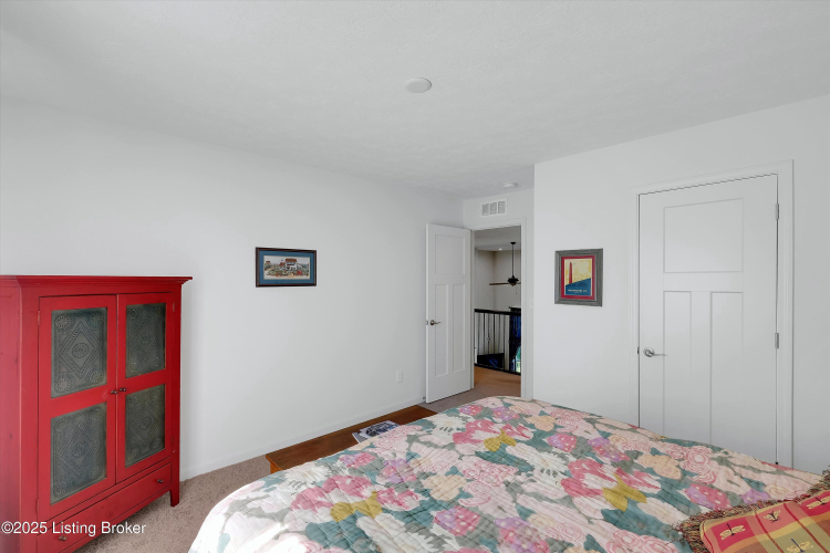 Listing Image 41