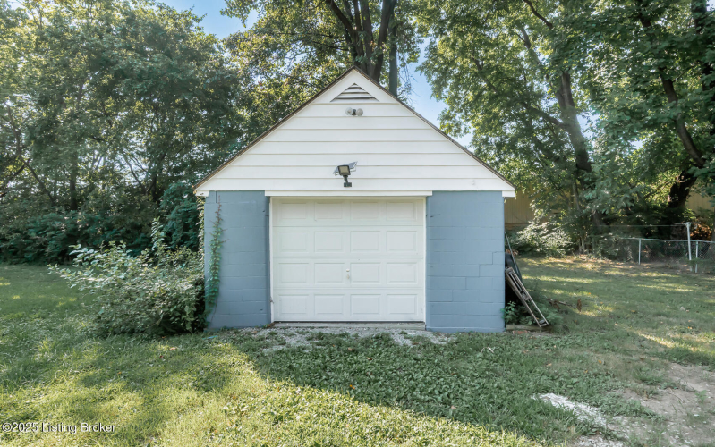 Listing Image 5