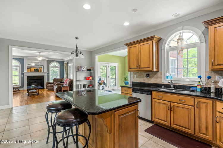 Listing Image 14
